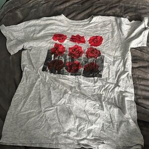 Mighty Fine rose design t-shirt, size L